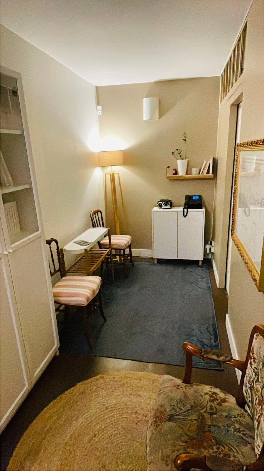 La salle d’attente du cabinet de psychothérapie, 33 rue Jean-Baptiste Pigalle à Paris 9e